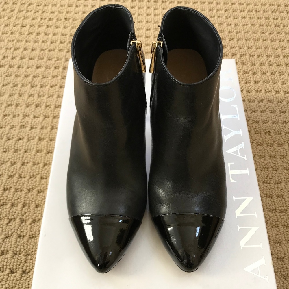 Ann Taylor Black Leather Cap Toe Bootie Size 6.5